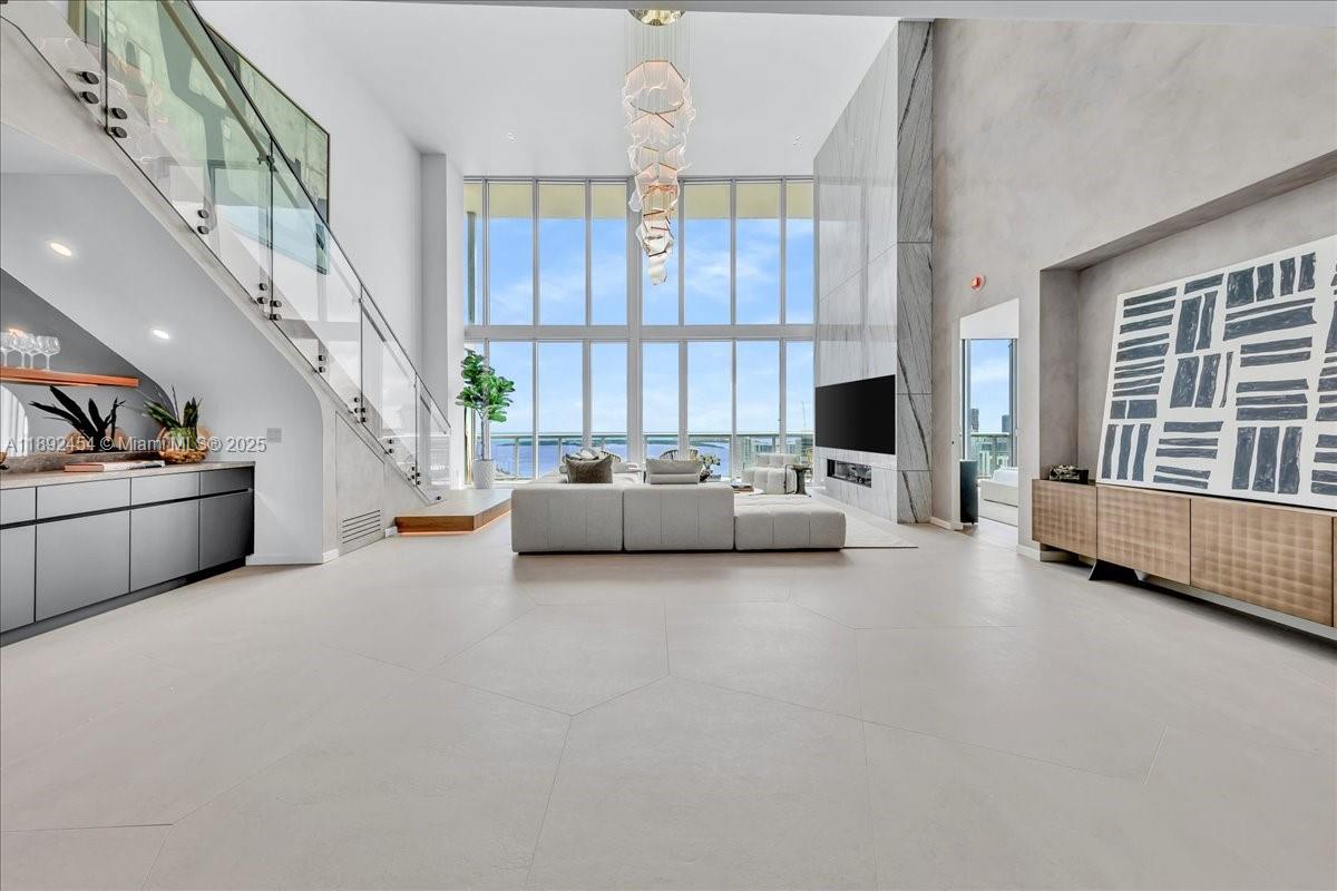 Condo for Sale in Miami, FL