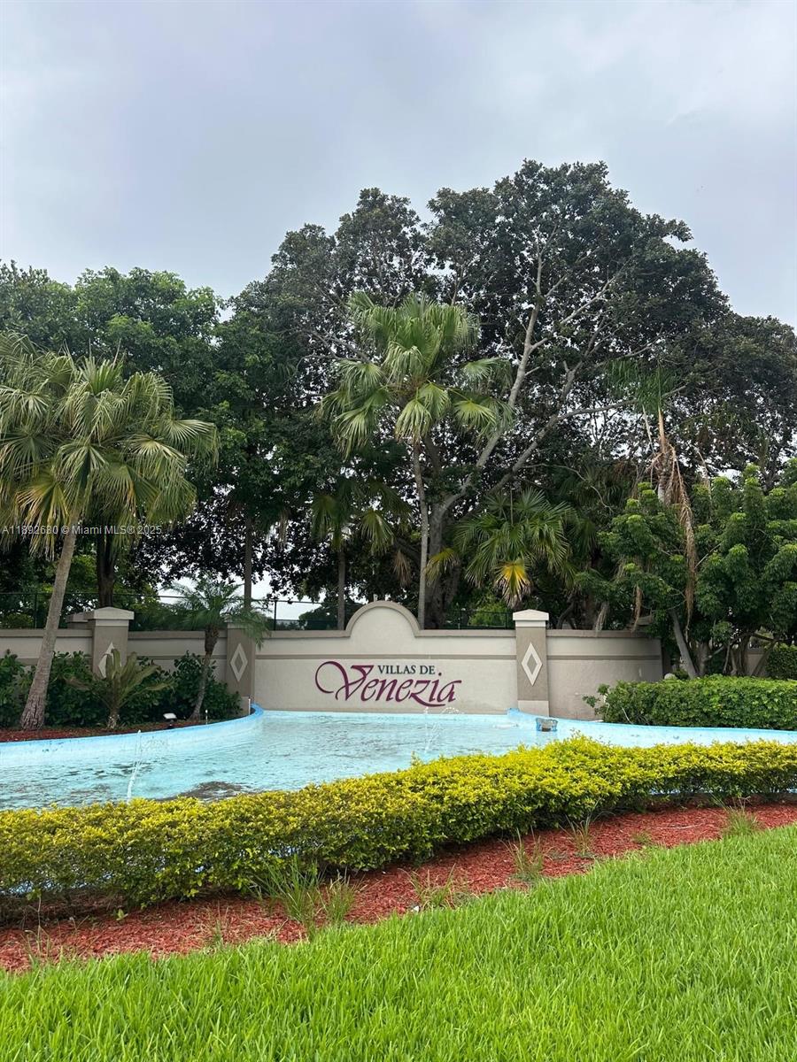 Villas De Venezia Condo