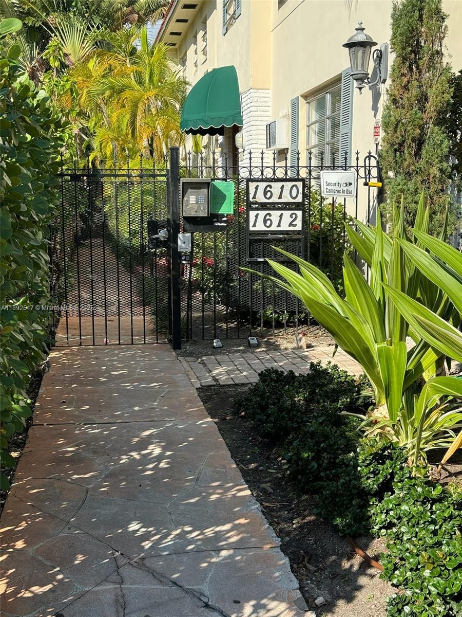 Lincoln Road Villas South