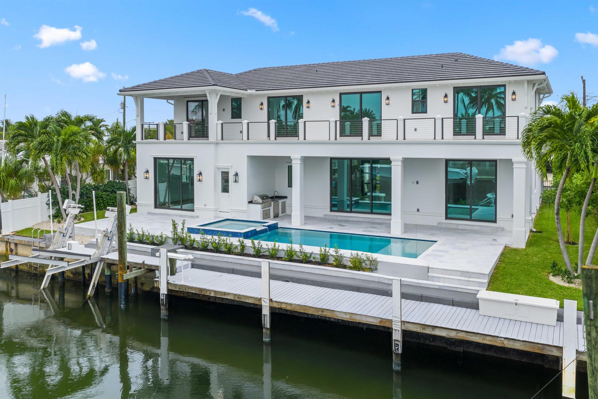 1211 Gulfstream Way Singer Island FL 33404 | R11130642