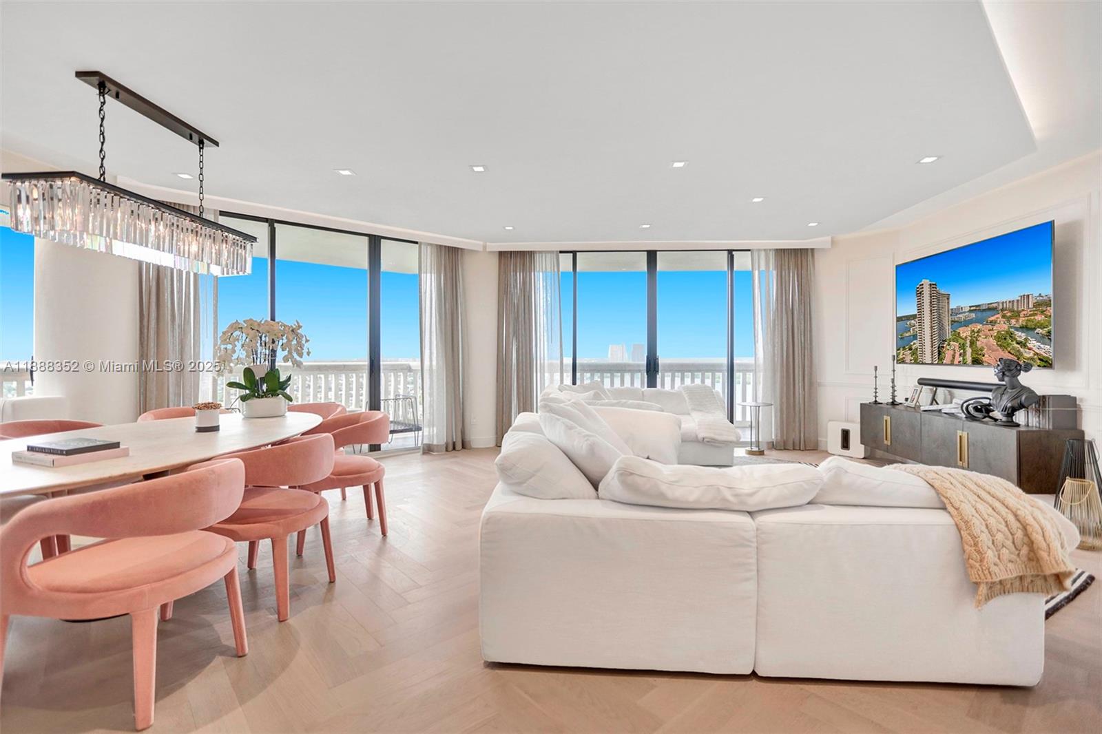 Condo for Sale in Aventura, FL