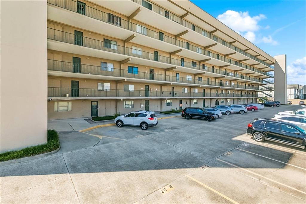 Homes for sale in New Orleans, LA | 4000 Davey St #201, New Orleans, LA 70122 | MLS# 2525564