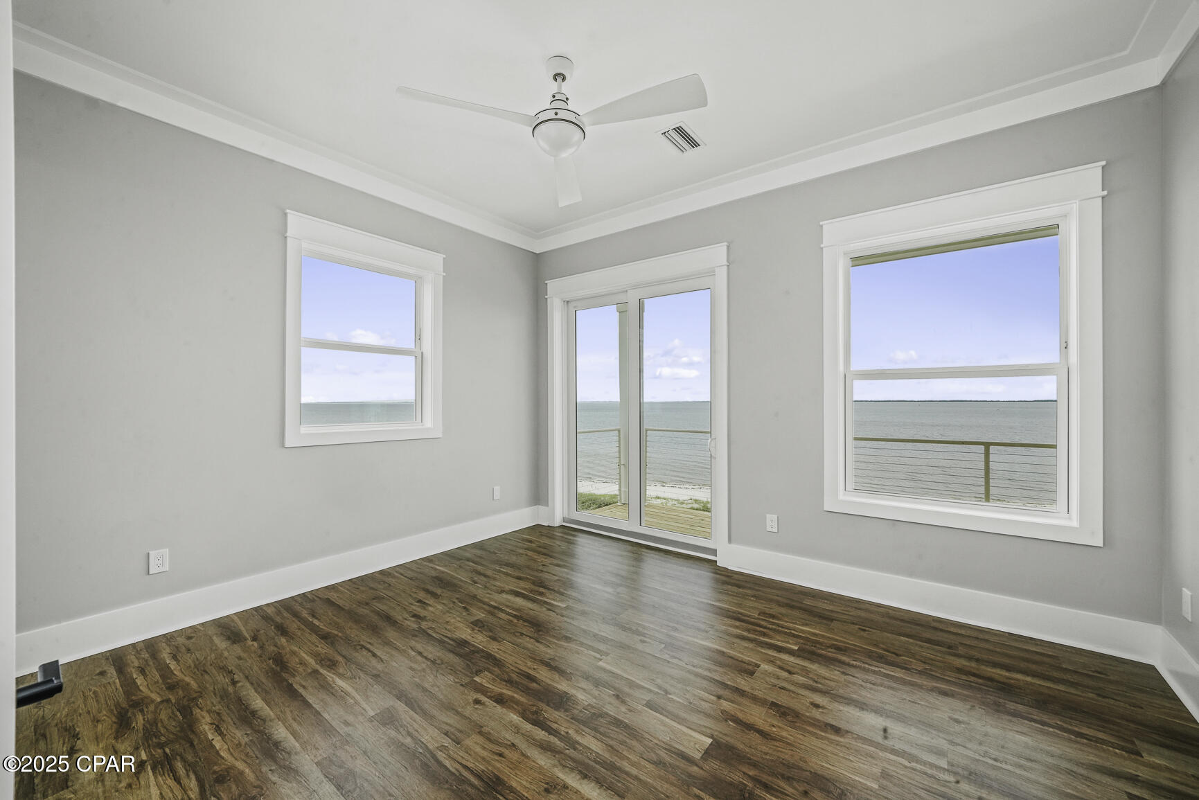 Listing photo id 15 for 273 Watermark Way