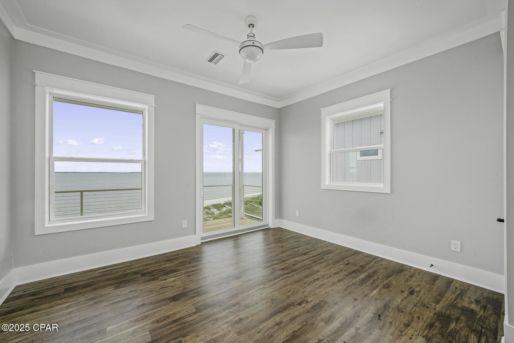 Listing photo id 17 for 273 Watermark Way