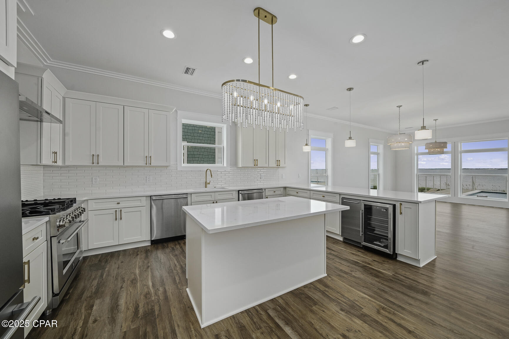 Listing photo id 9 for 273 Watermark Way
