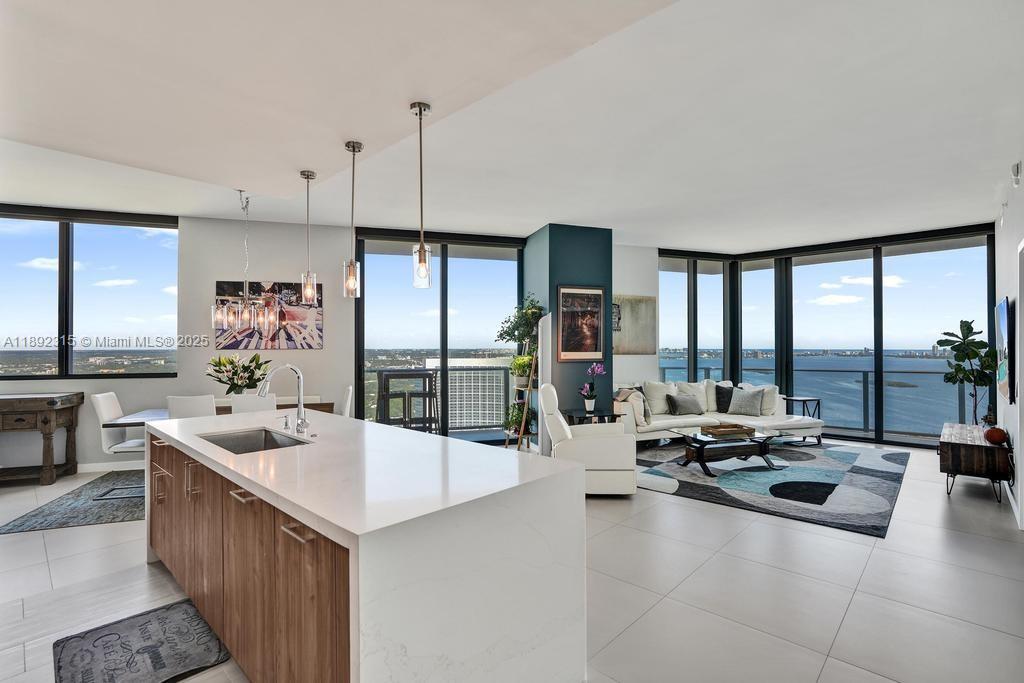 Apartamento à Venda em Miami, FL