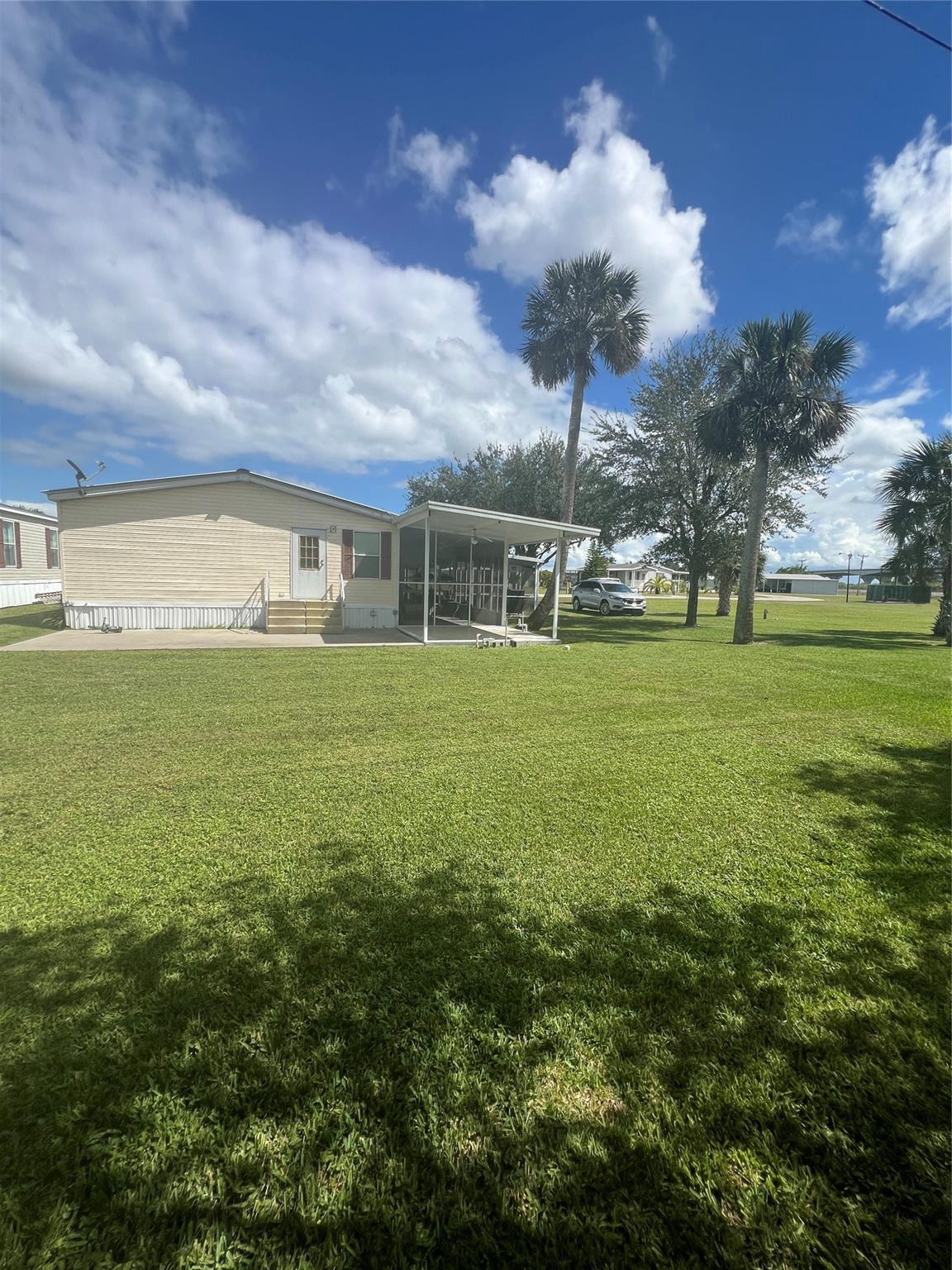 Homes for sale in Moore Haven, FL | 913 Yacht Club Way, Moore Haven, FL 33471 | MLS# F10530826