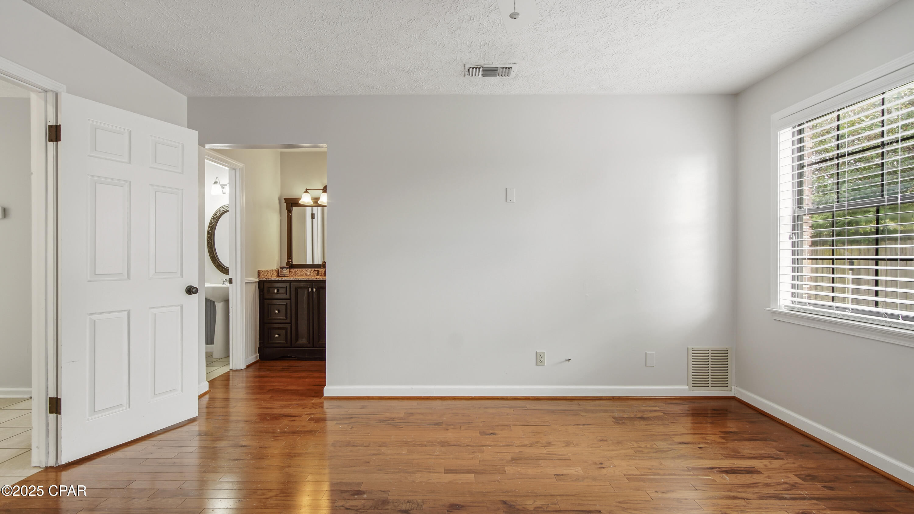 Image 27 For 768 Longwood Circle