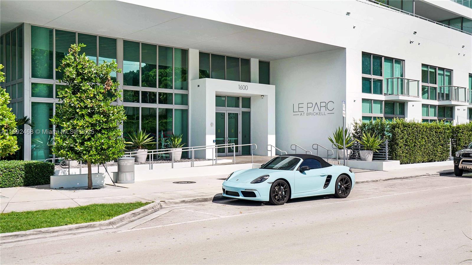 Le Parc At Brickell Condo