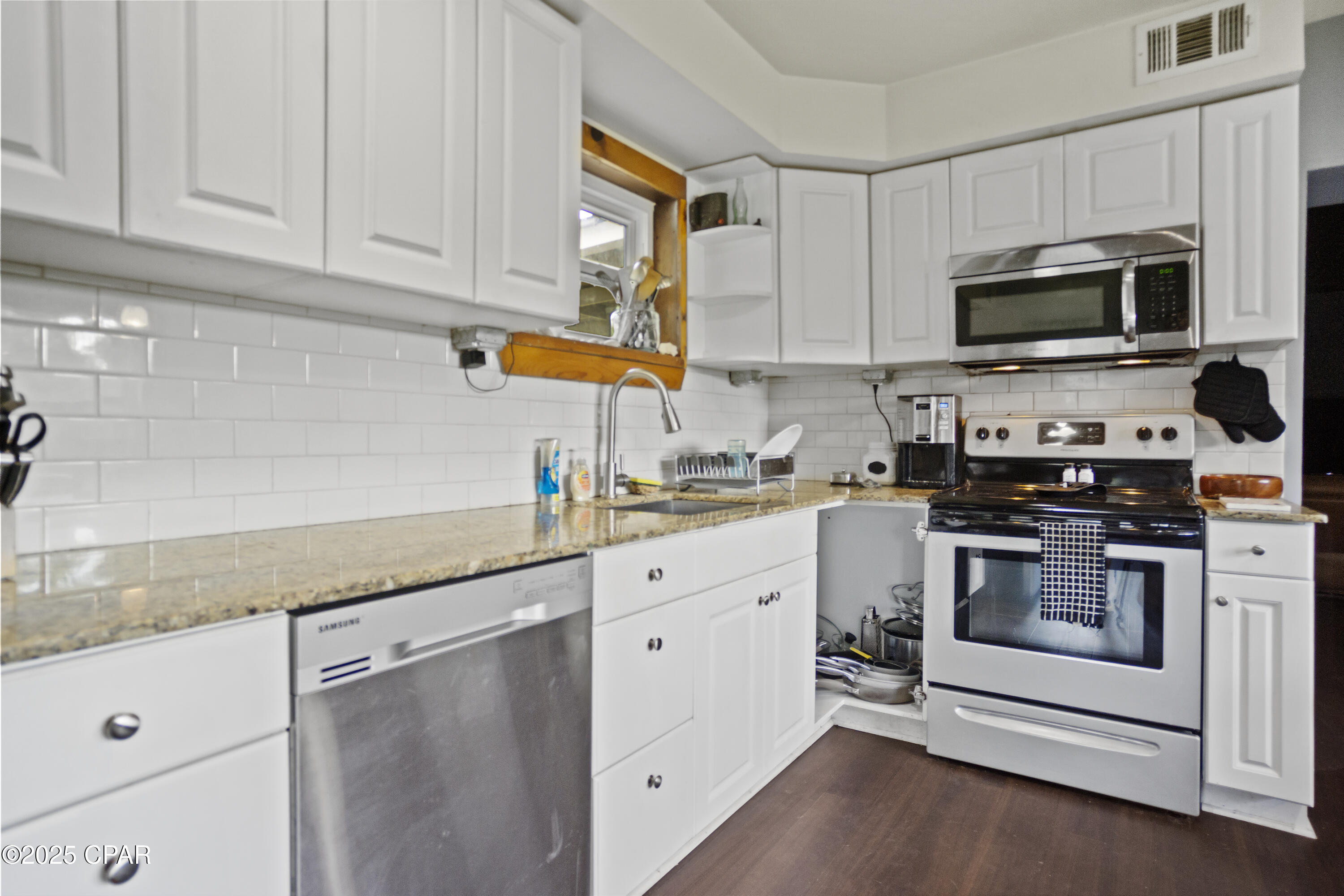 Image 24 For 133 Devane Road