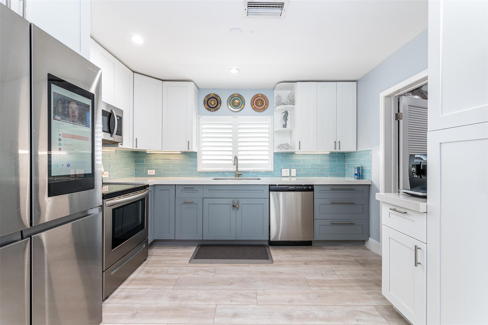 Homes for sale in Pompano Beach, FL | 2219 Se 15th St, Pompano Beach, FL 33062 | MLS# F10530920