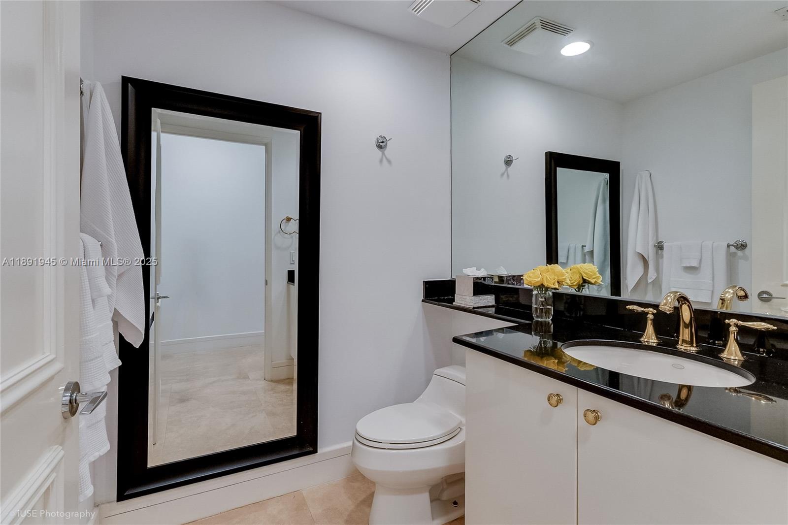 791 Crandon Blvd #303, Key Biscayne FL 33149