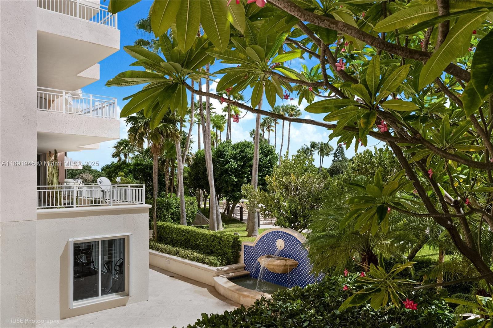 791 Crandon Blvd #303, Key Biscayne FL 33149