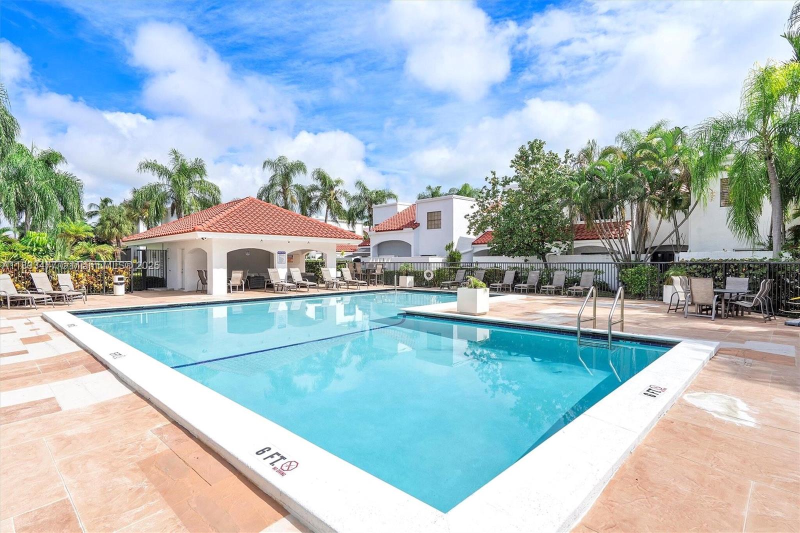 Mariner Village Th Condo