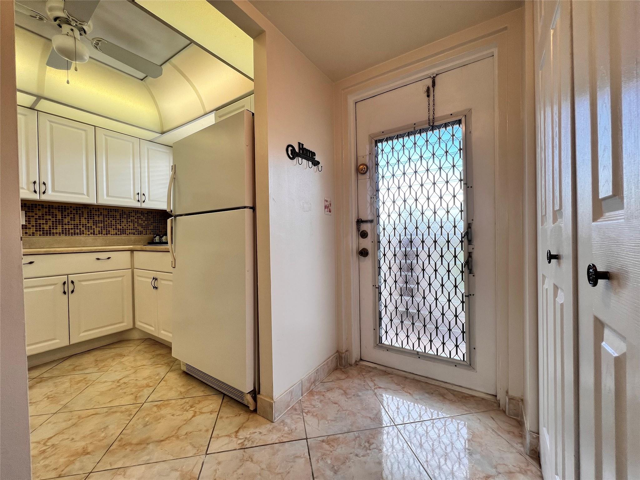 Homes for sale in Sunrise, FL | 8901 Sunrise Lakes Blvd #307, Sunrise, FL 33322 | MLS# F10530499