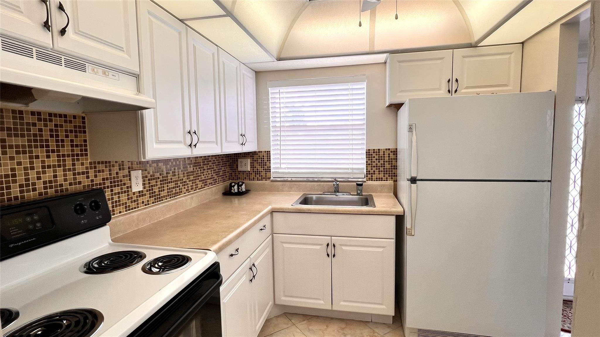 Homes for sale in Sunrise, FL | 8901 Sunrise Lakes Blvd #307, Sunrise, FL 33322 | MLS# F10530499