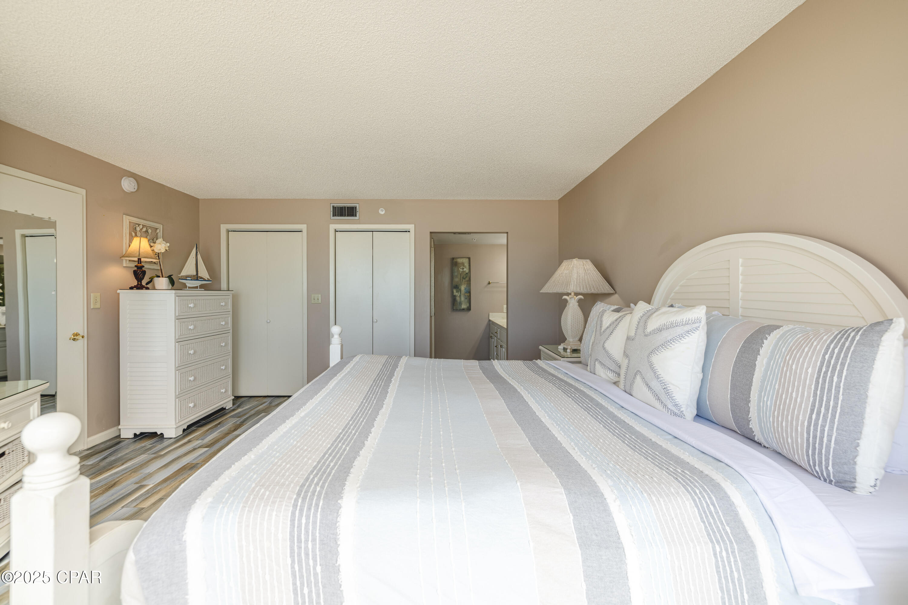 Image 19 For 11347 Front Beach  404