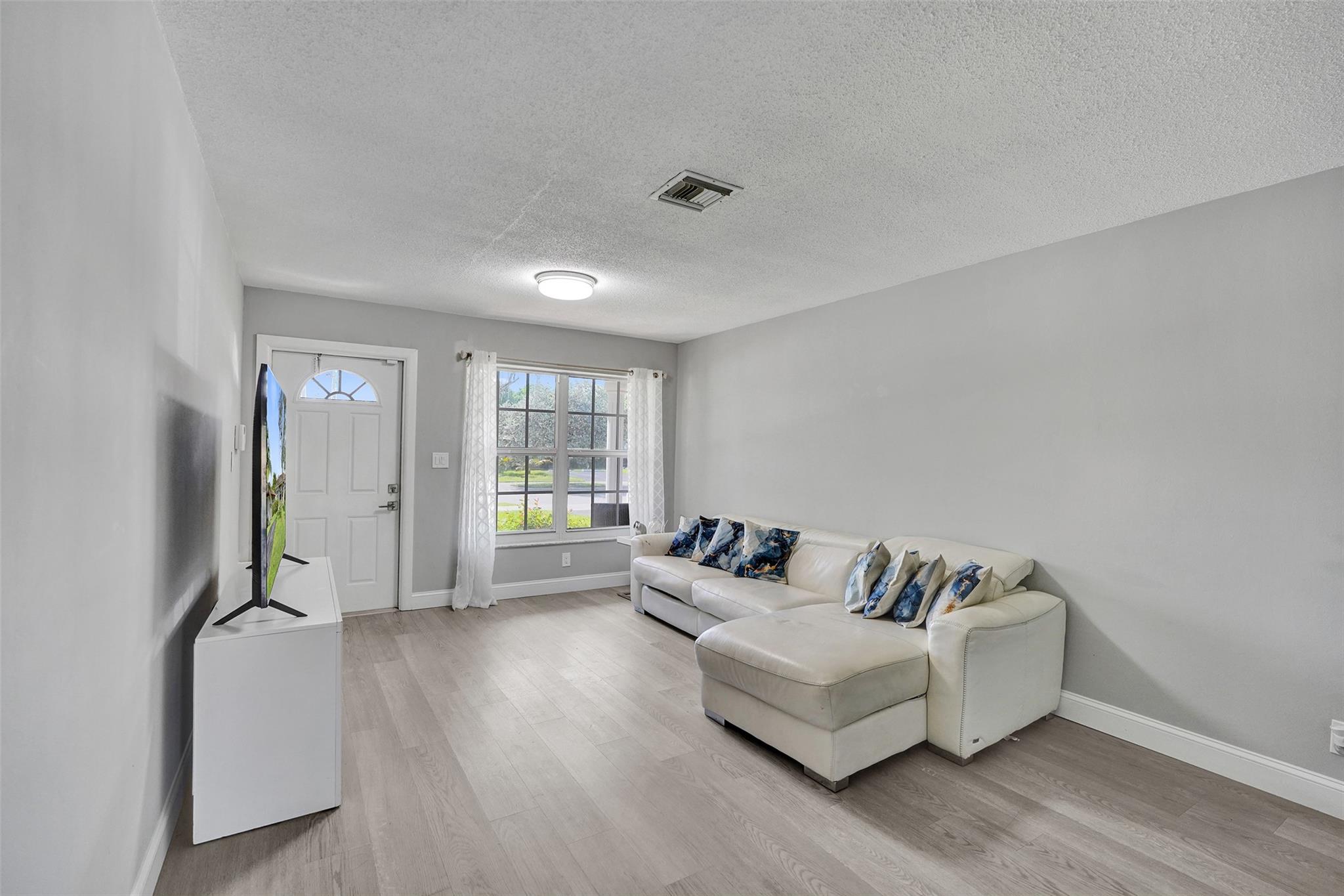 Homes for sale in Coral Springs, FL | 4017 Nw 78 Ave 1-2, Coral Springs, FL 33065 | MLS# F10530987