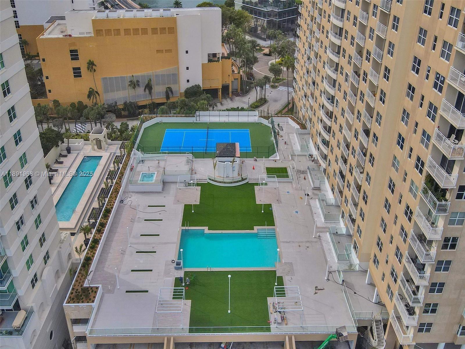 Isola Condo