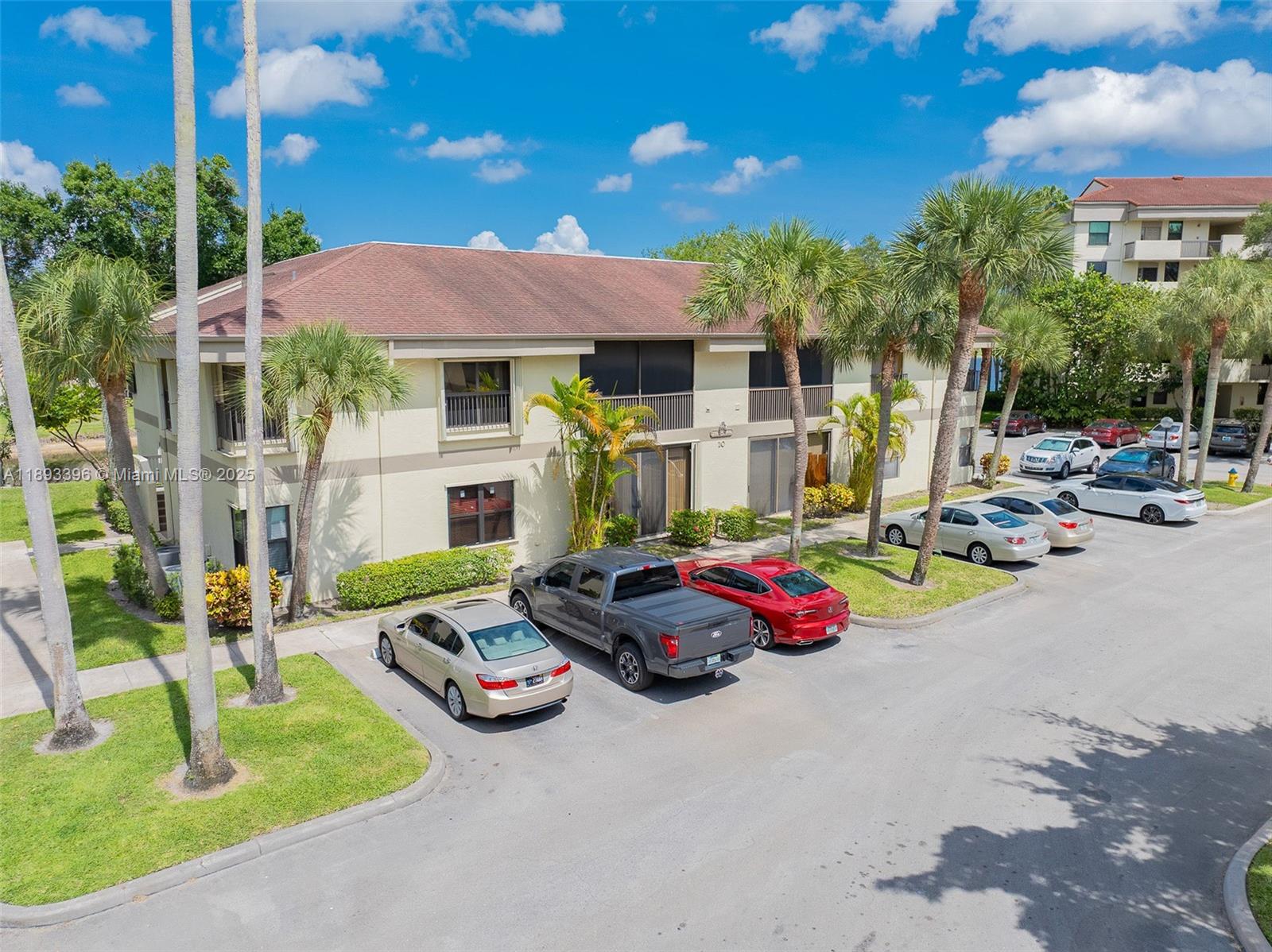 Applewood Village Iv-E Co