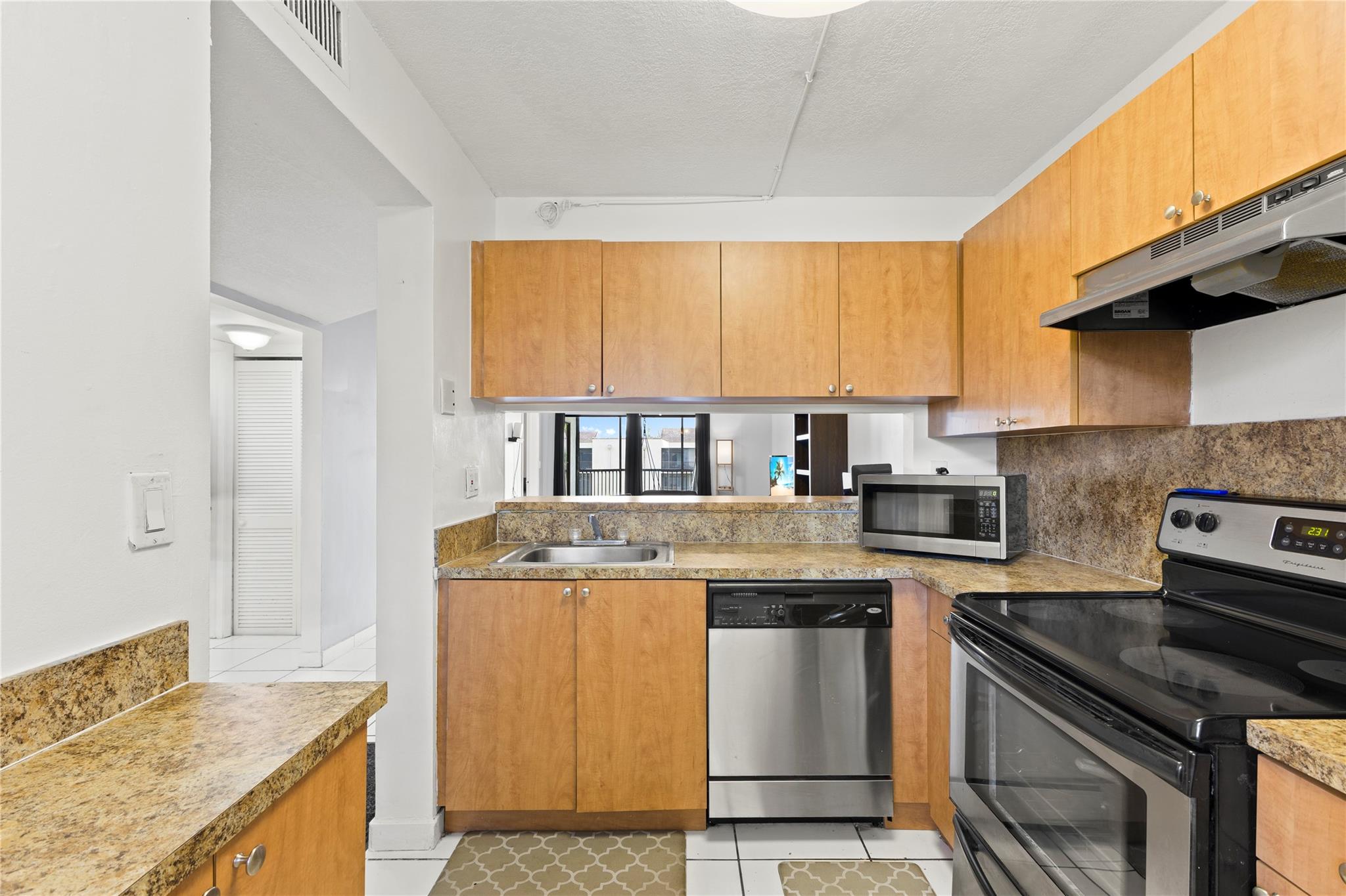 Homes for sale in Miramar, FL | 3199 Foxcroft Rd #304, Miramar, FL 33025 | MLS# F10530611