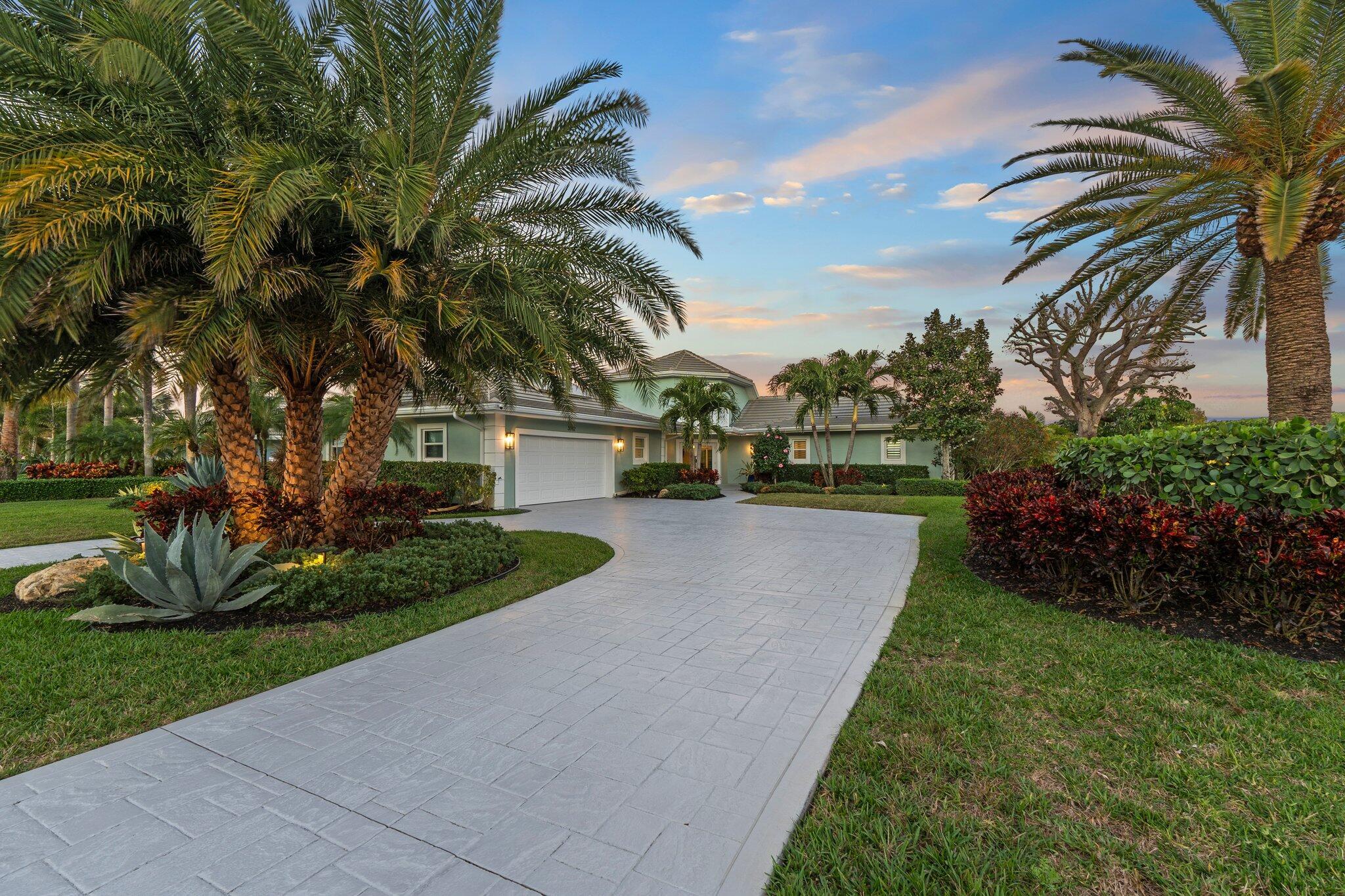 Homes for sale in Stuart, FL | 3142 Se Fairway W, Stuart, FL 34997 | MLS# R11131035