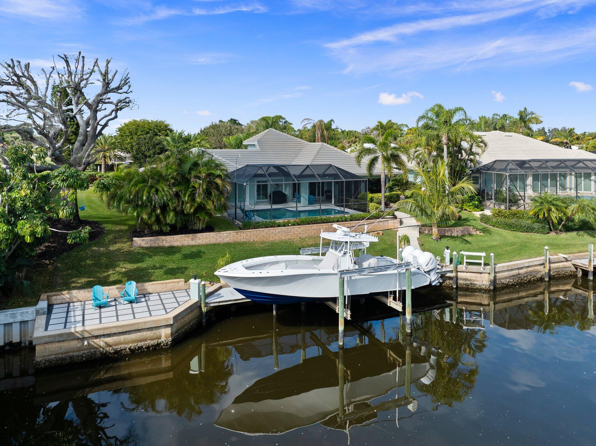 Homes for sale in Stuart, FL | 3142 Se Fairway W, Stuart, FL 34997 | MLS# R11131035