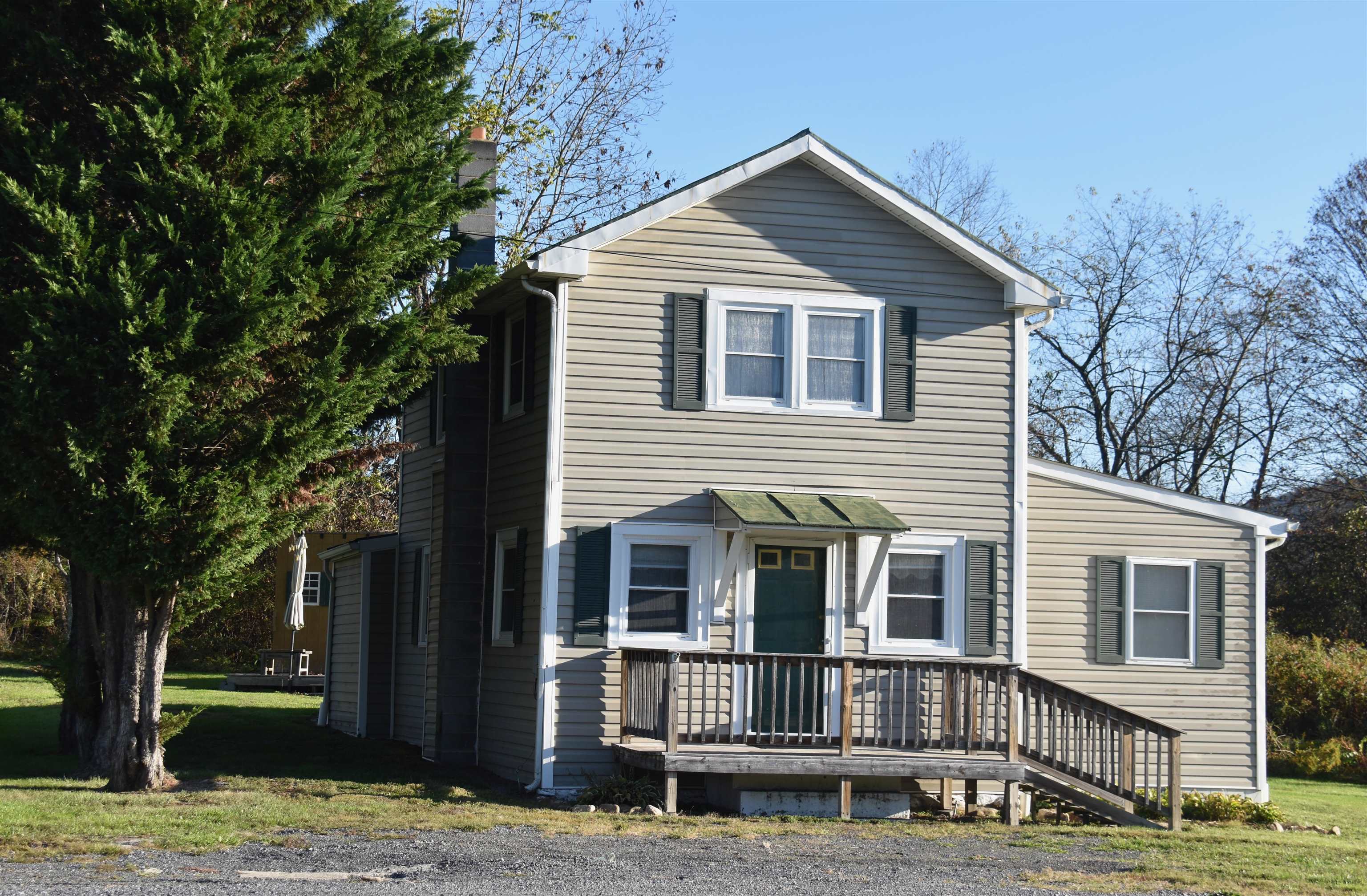 8593 HIGHLAND TPKE exterior