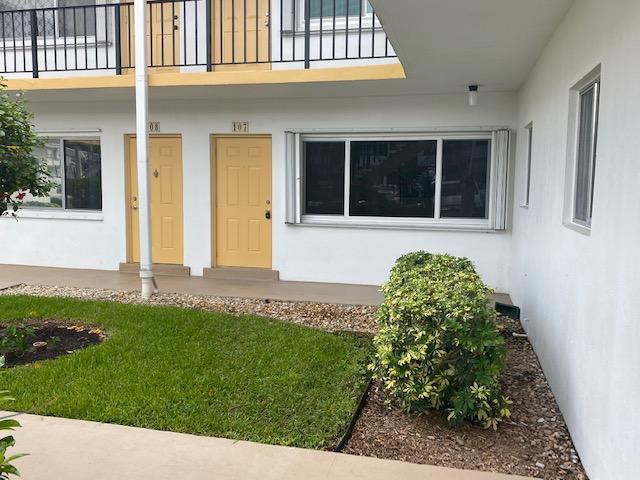 Murry Hills Apt Bldg Cond