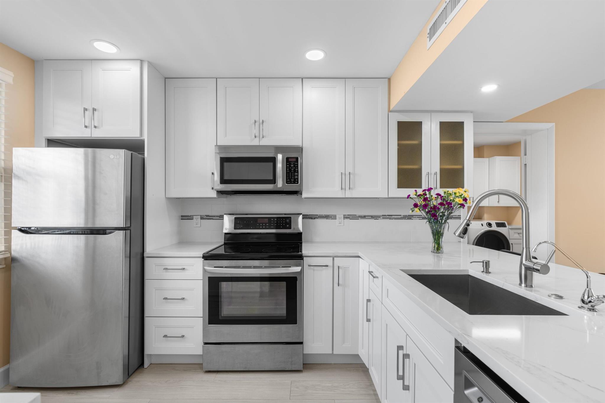 Whitehall Condo At Camino