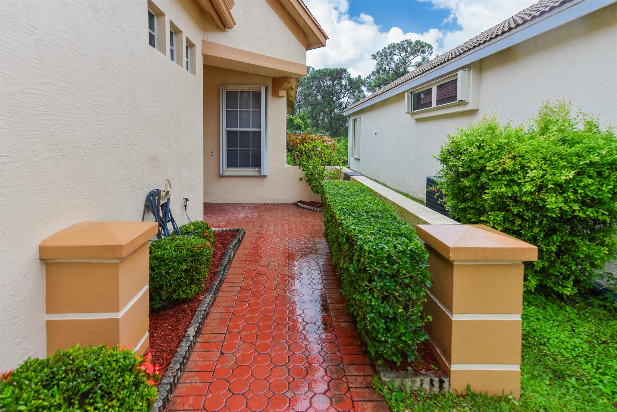 Homes for sale in Port St Lucie, FL | 653 Sw Munjack Cove, Port St Lucie, FL 34986 | MLS# R11131215