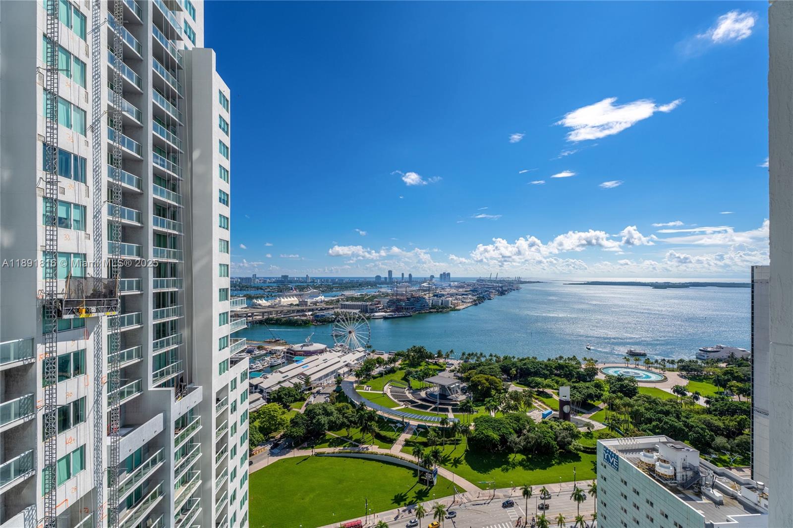 Condo for Sale in Miami, FL