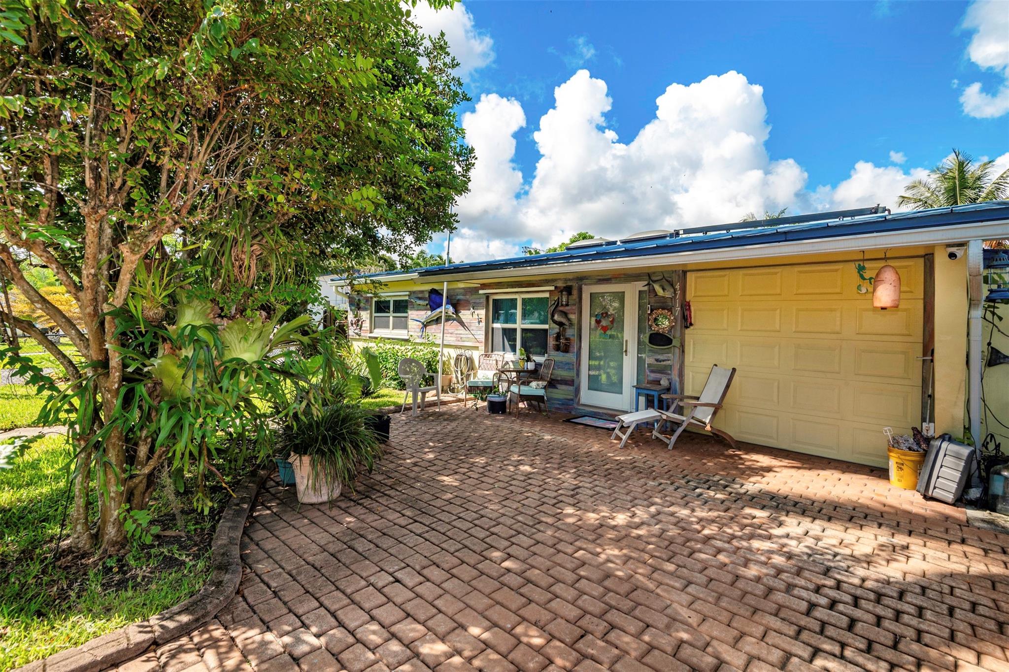 Homes for sale in Dania Beach, FL | 4717 Sw 35Th Ave, Dania Beach, FL 33312 | MLS# F10531149