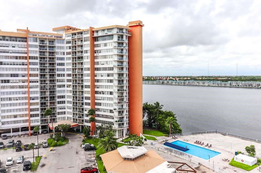 Buckley Towers Condo - Ea