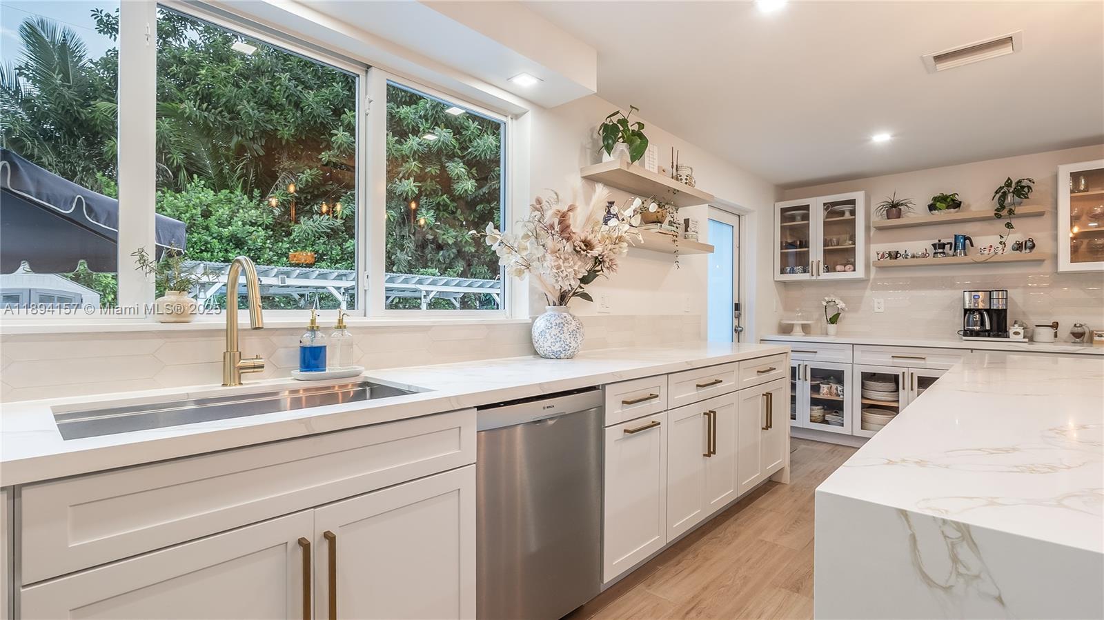 Homes for sale in Biscayne Park, FL | 1015 Ne 119th St, Biscayne Park, FL 33161 | MLS# A11894157