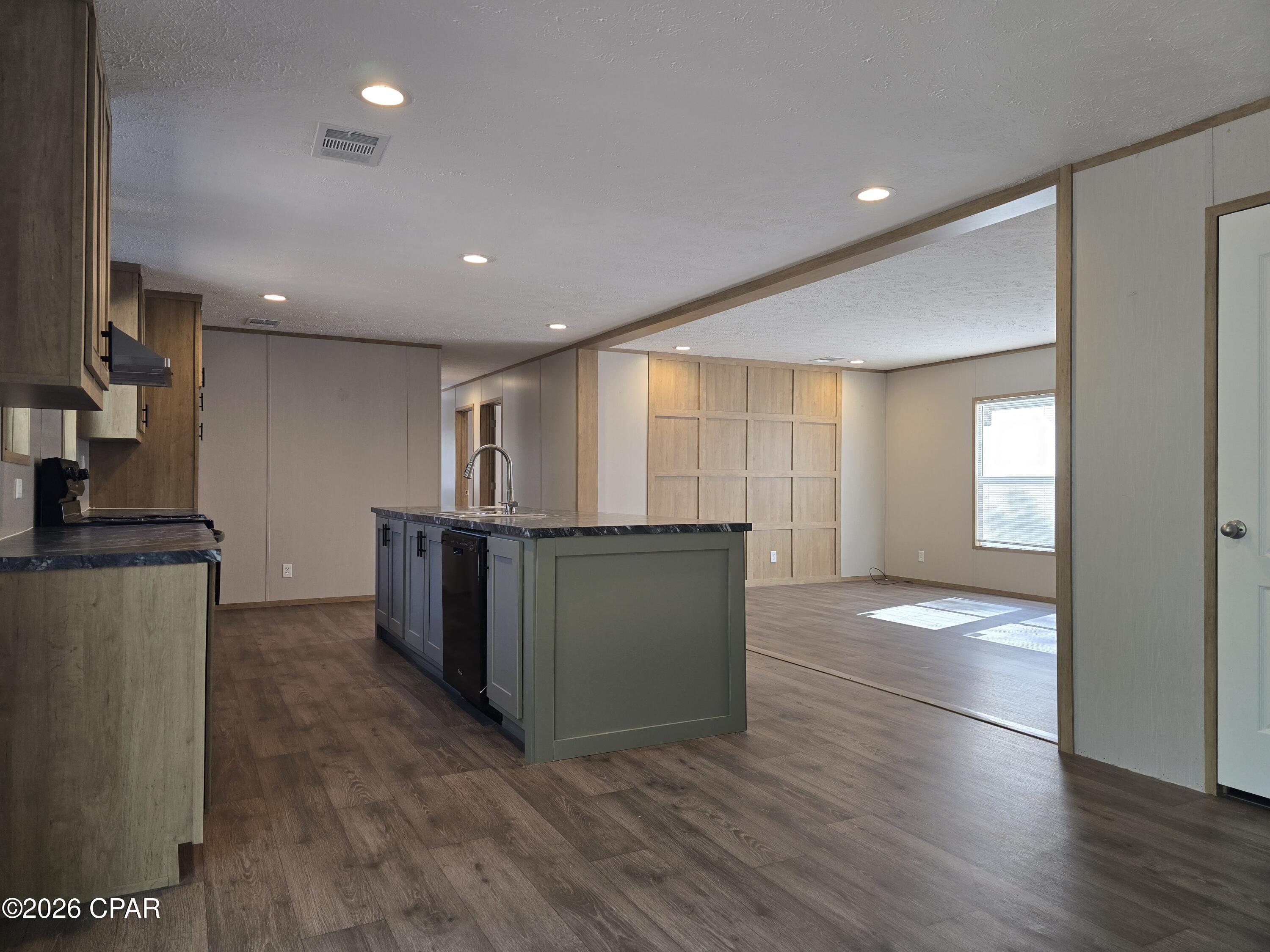 Image 12 For 394 Majestic Boulevard