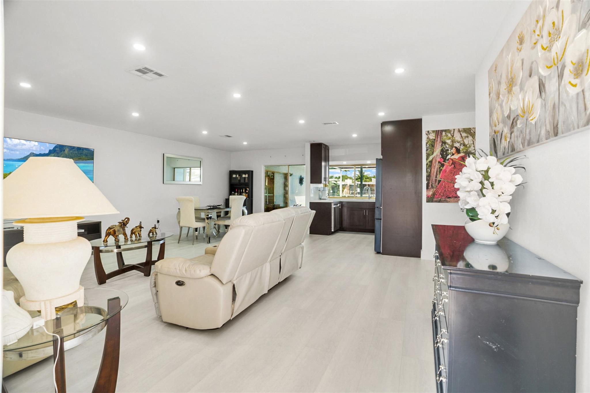 Homes for sale in Miramar, FL | 6613 Dahlia Dr, Miramar, FL 33023 | MLS# F10530247