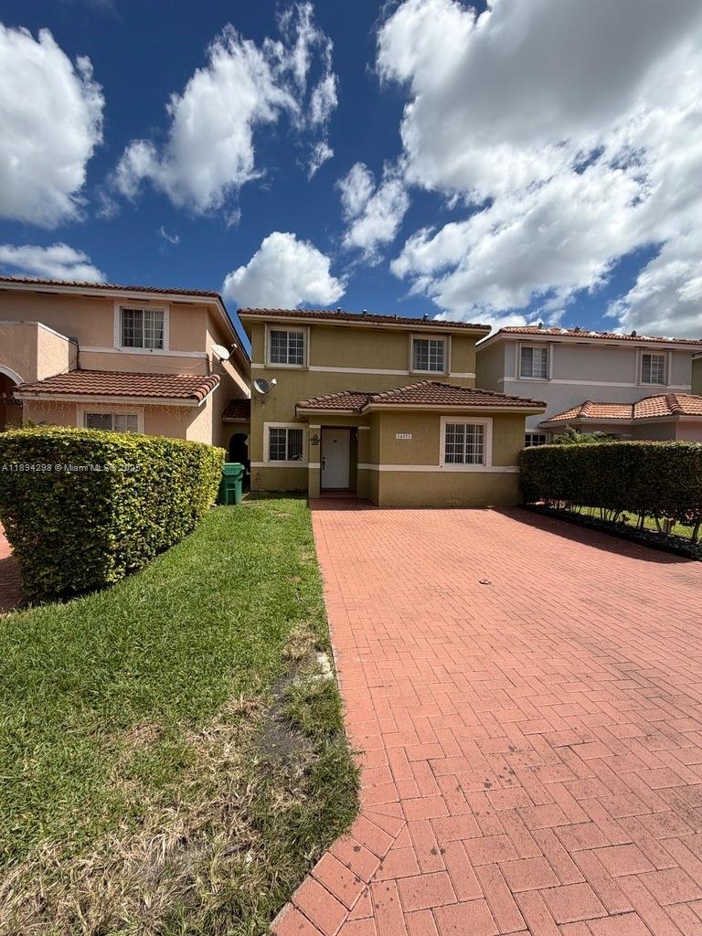 Precious Homes At Twin La