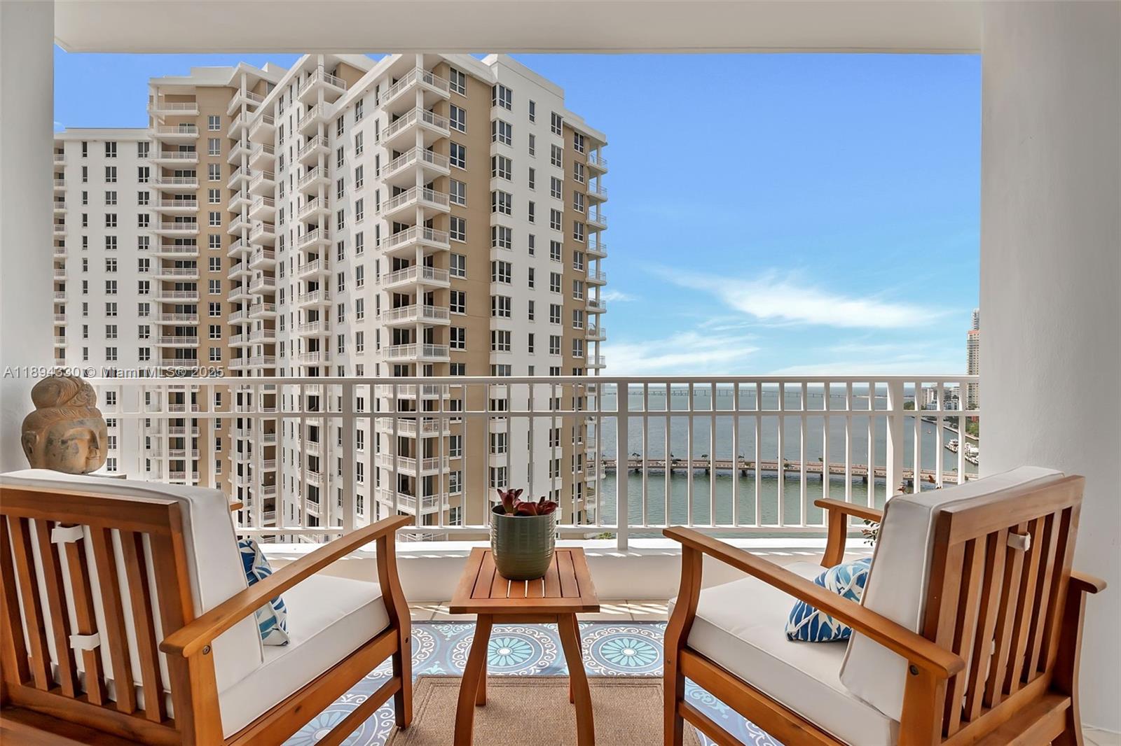 Condo for Sale in Miami, FL