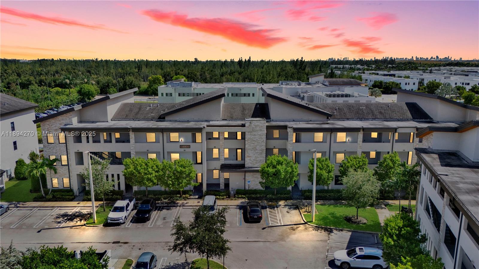 Apex At Park Central Cond