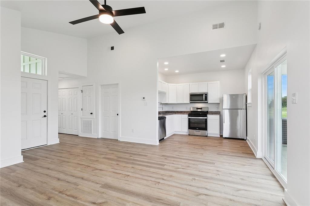 3rd image of 2812 Live Oak Dr, Gretna, LA 70056 | MLS# 2525145