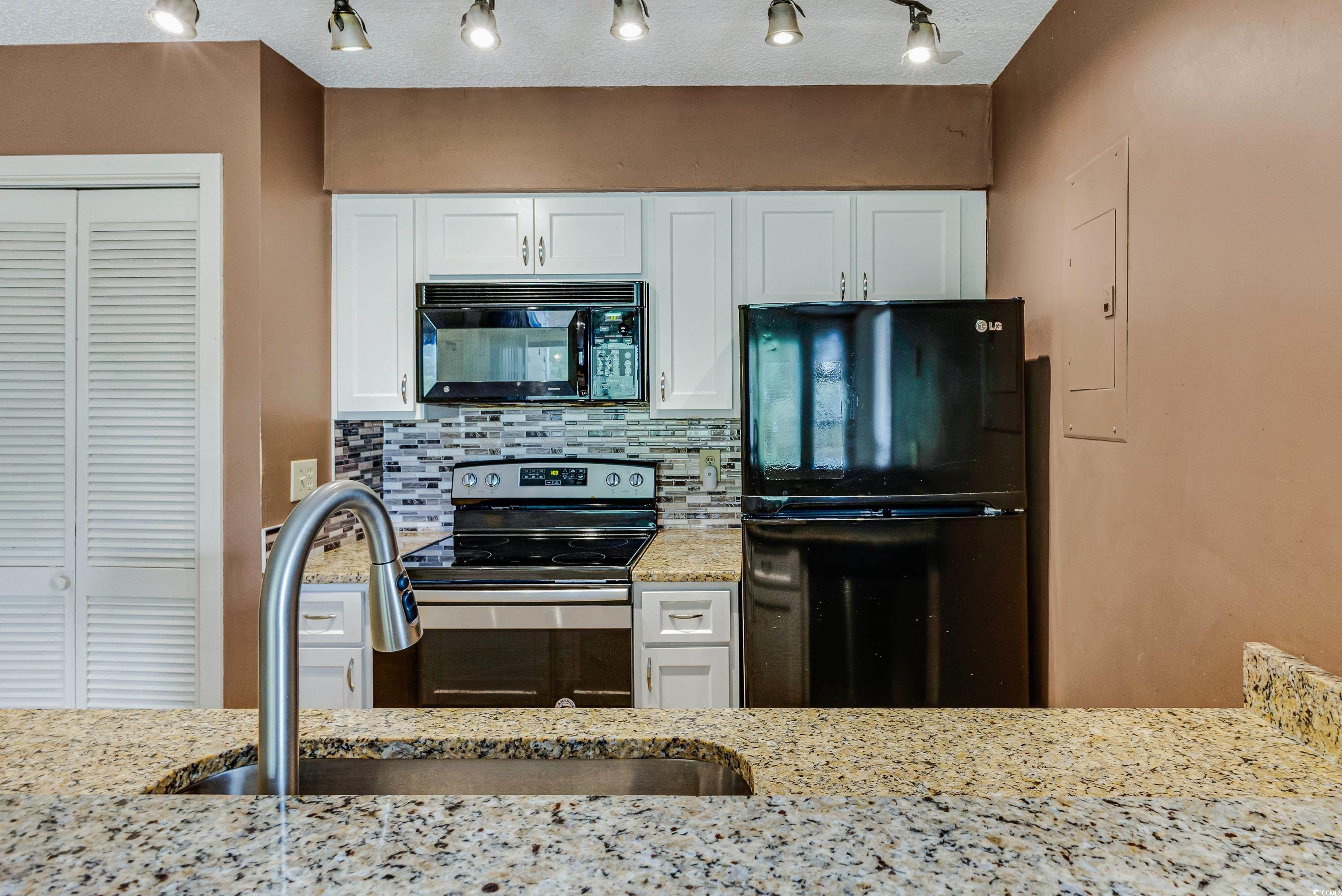 2524804 | Photo 15