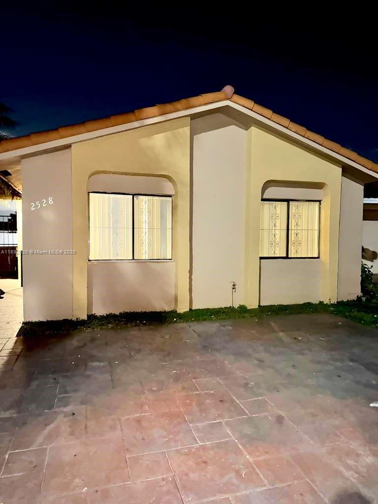 El Prado By The Lake