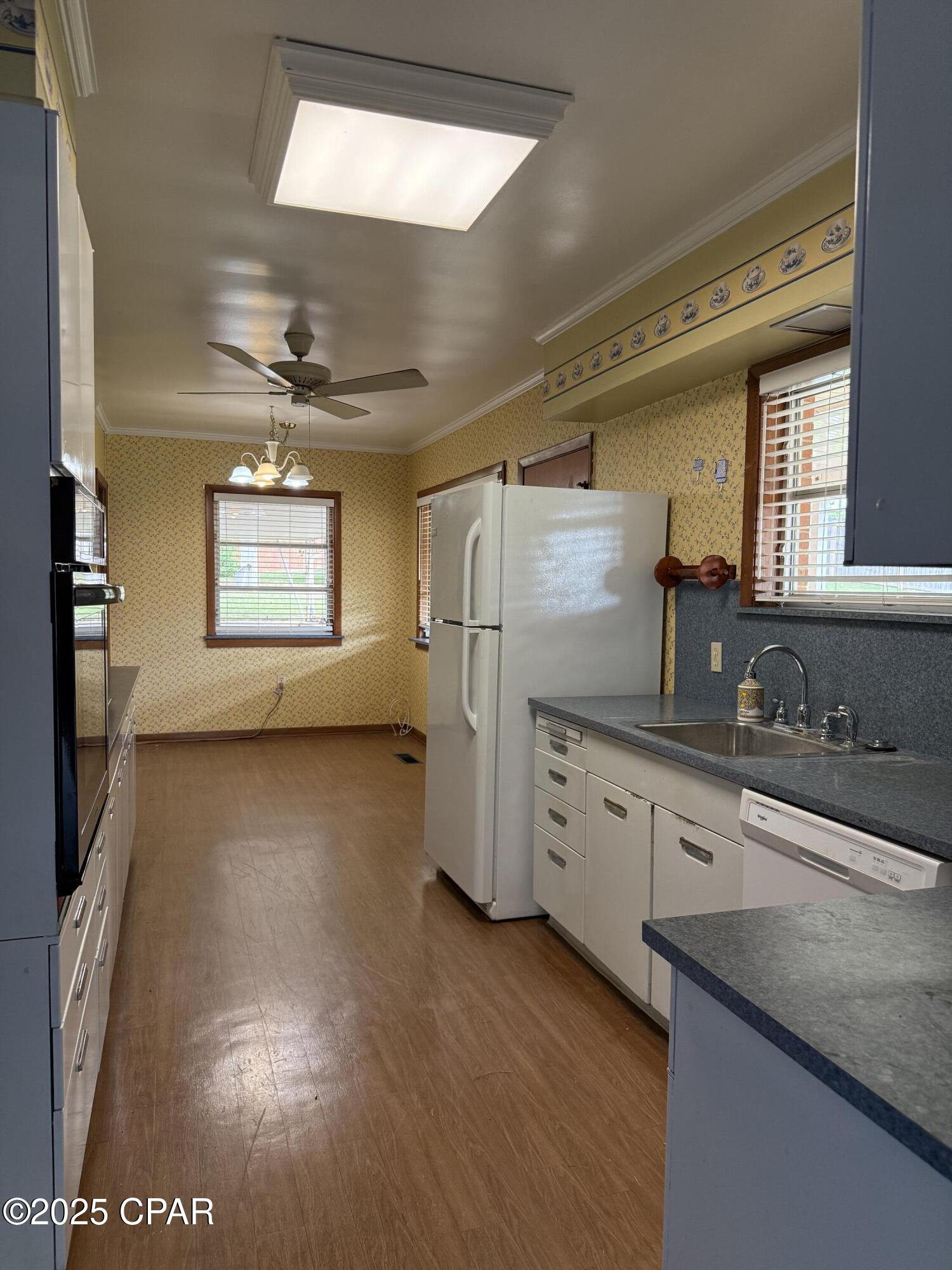 Image 12 For 4291 6th Avenue