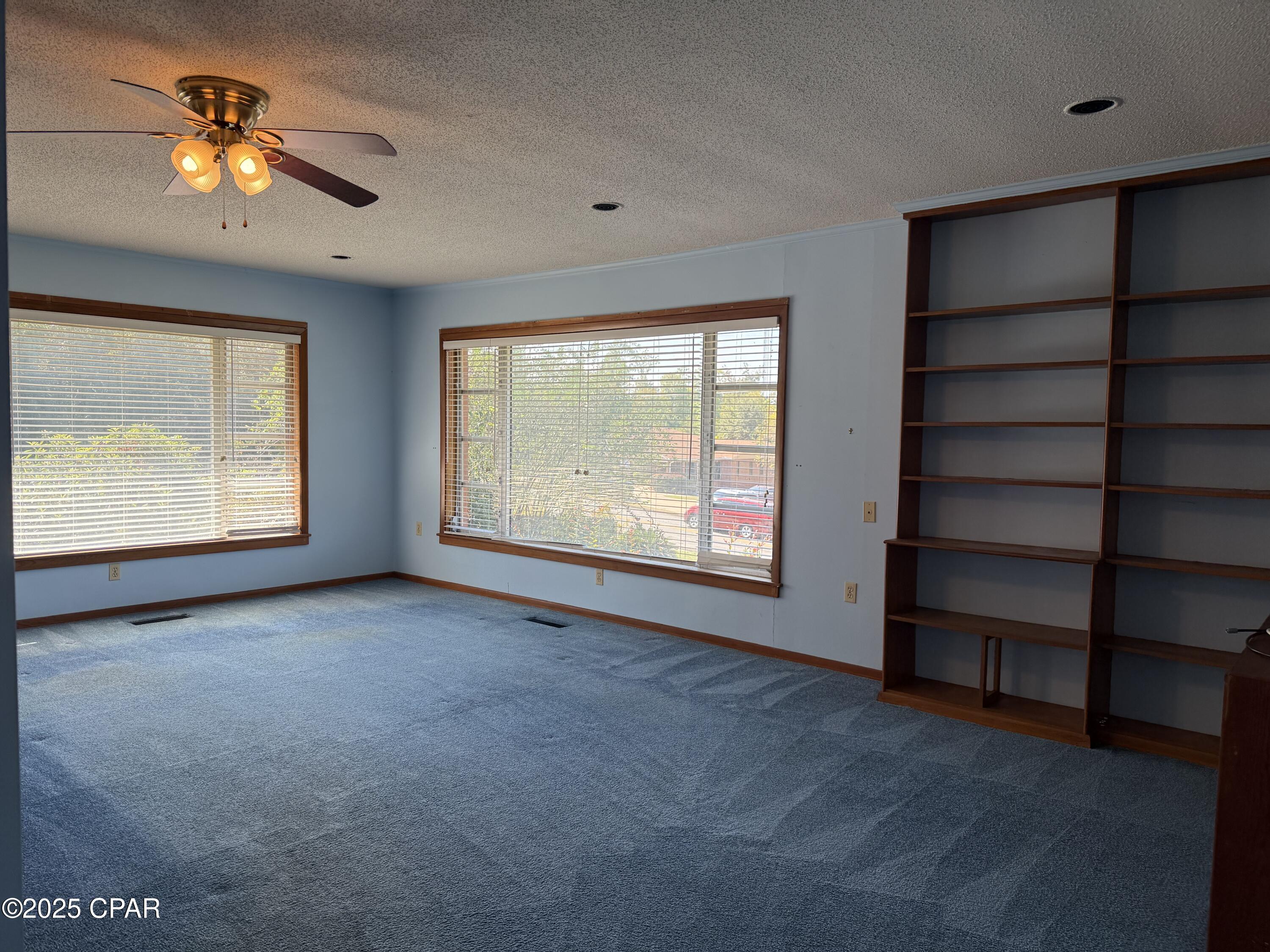 Image 17 For 4291 6th Avenue