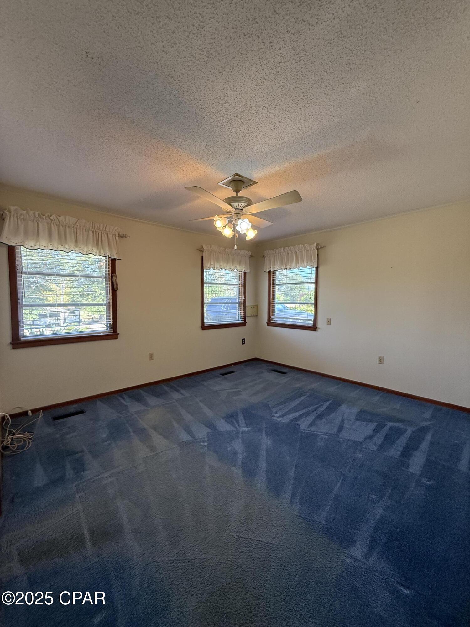 Image 22 For 4291 6th Avenue