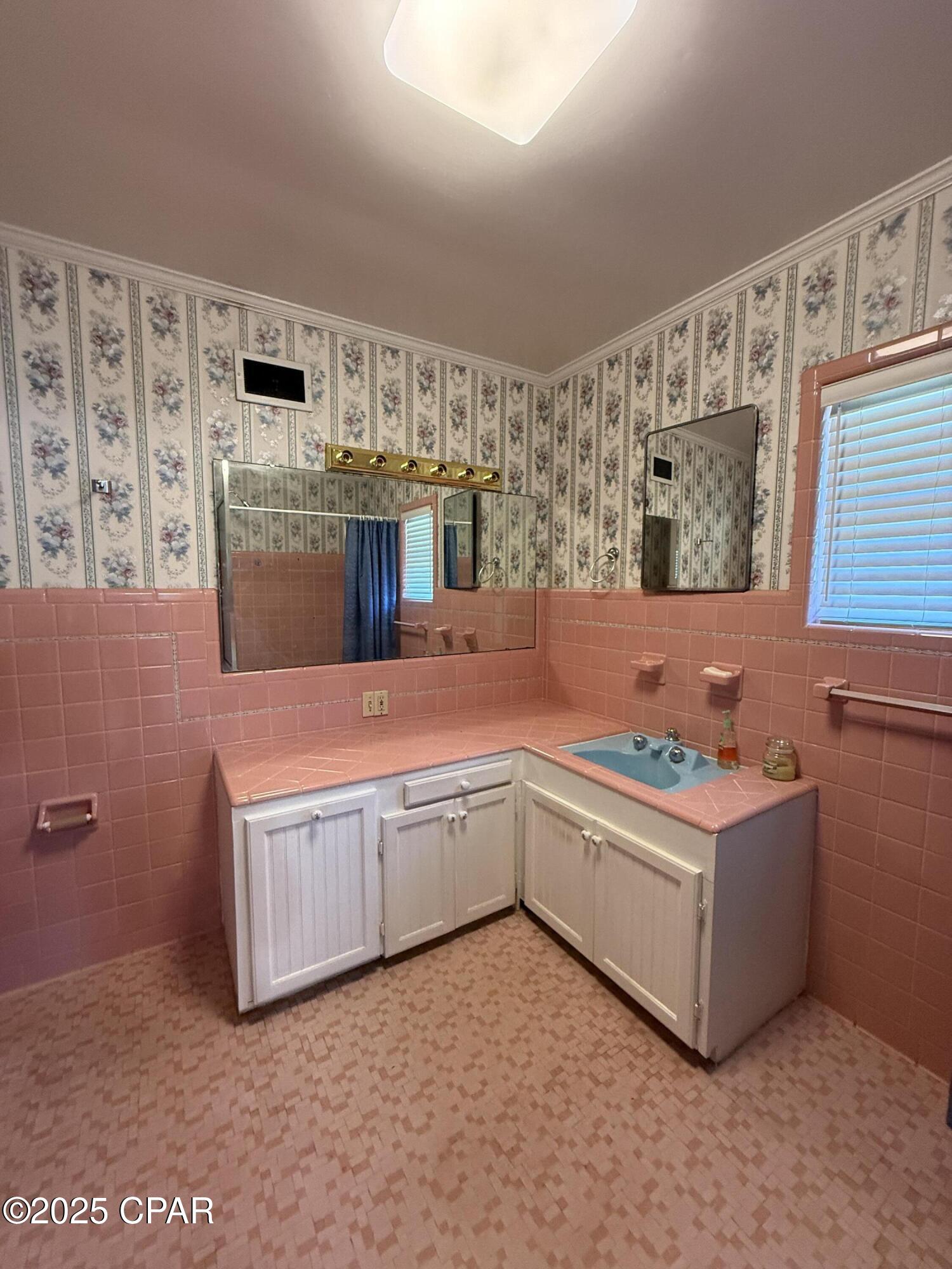 Image 24 For 4291 6th Avenue