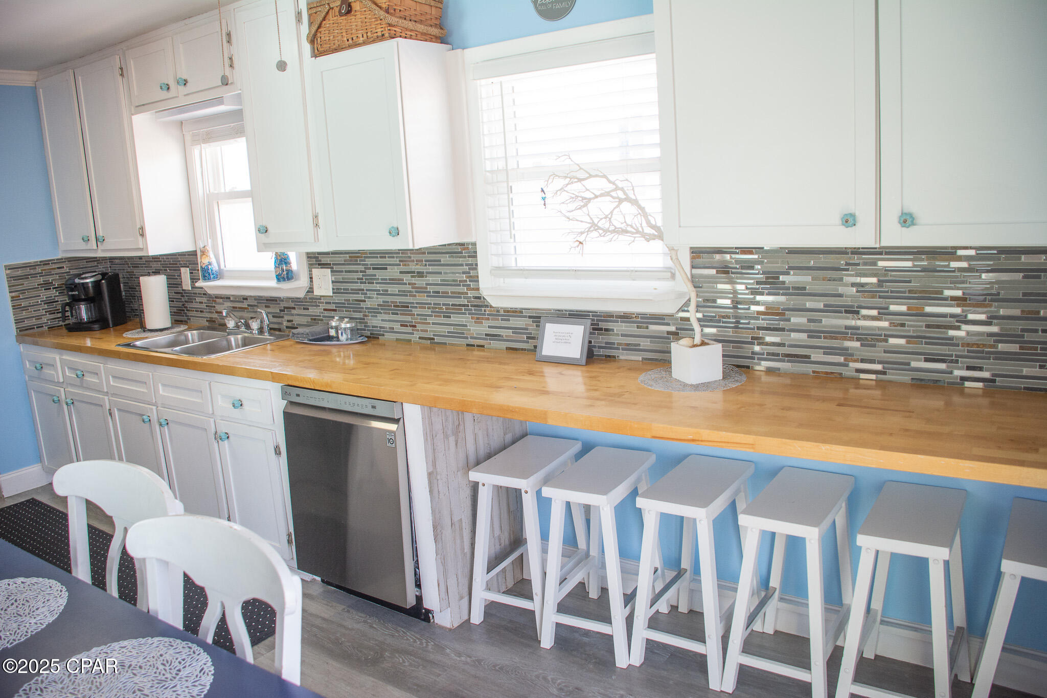 Image 15 For 5216 Beach Drive