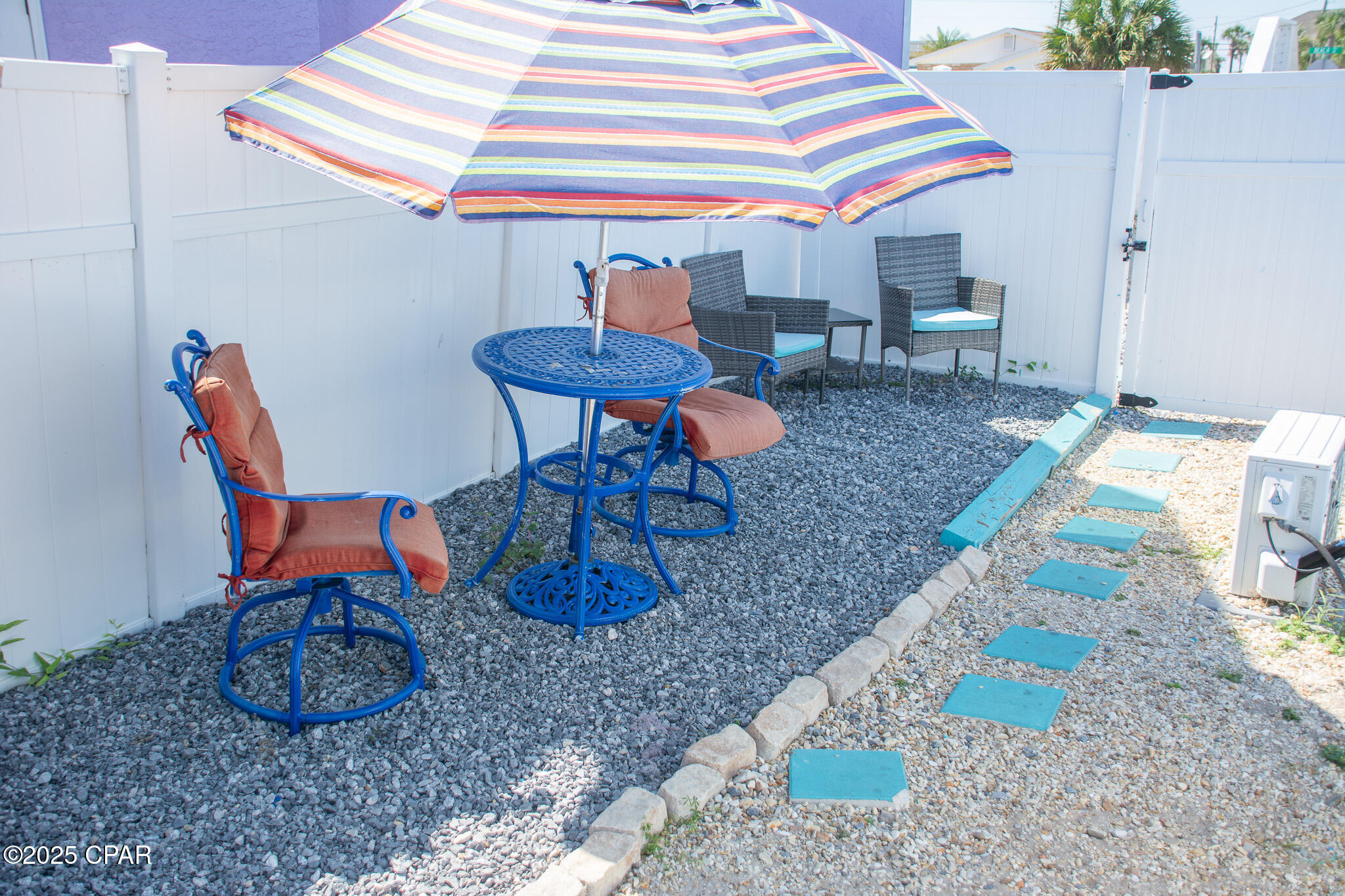 Image 4 For 5216 Beach Drive