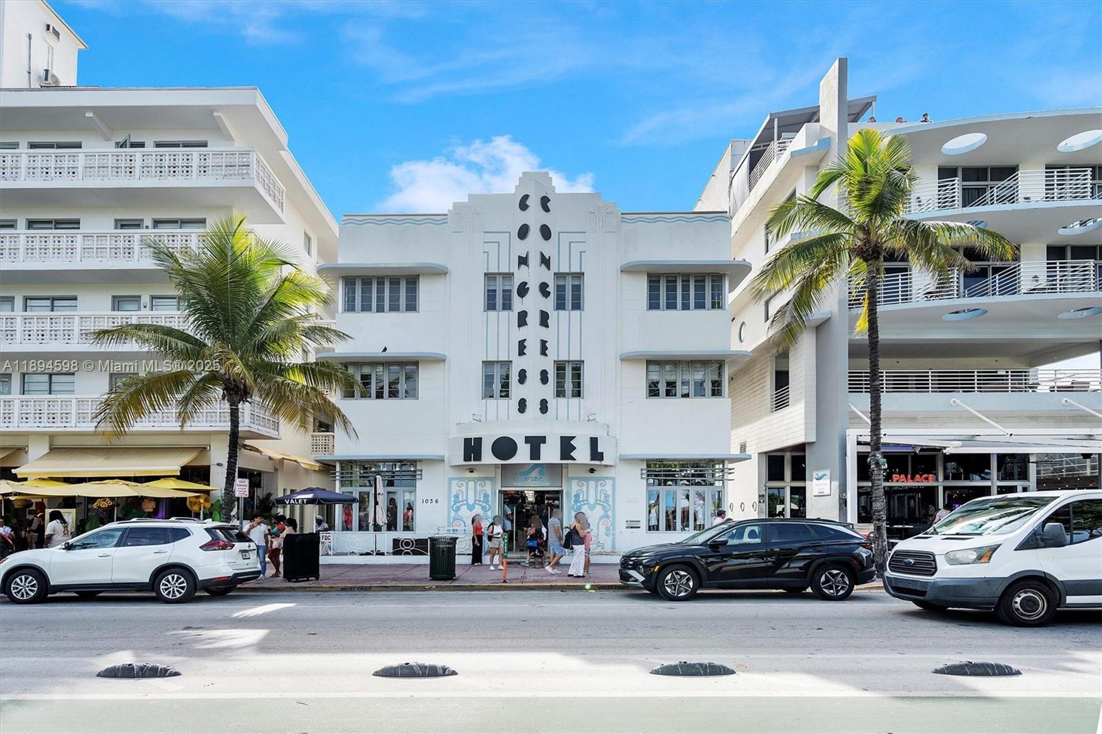 The Strand On Ocean Drive